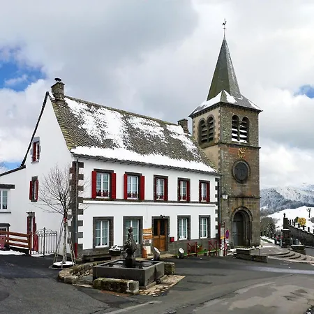 La Maison De La Fontaine * Murat-le-Quaire